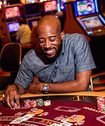 Philippine player using ph987 mobile app on Android smartphone for sports and casino access